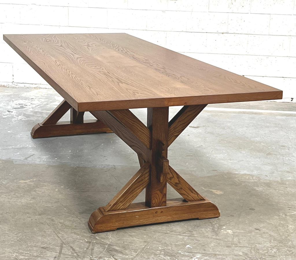 https://a.1stdibscdn.com/custom-oak-farm-table-for-sale-picture-3/f_8065/f_355943021691425346587/TT19_2_5_master.jpg