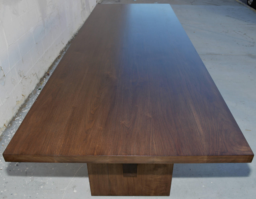 https://a.1stdibscdn.com/black-walnut-trestle-table-custom-made-by-petersen-antiques-for-sale-picture-4/f_8065/f_346048221685951450254/TT22e_master.jpg
