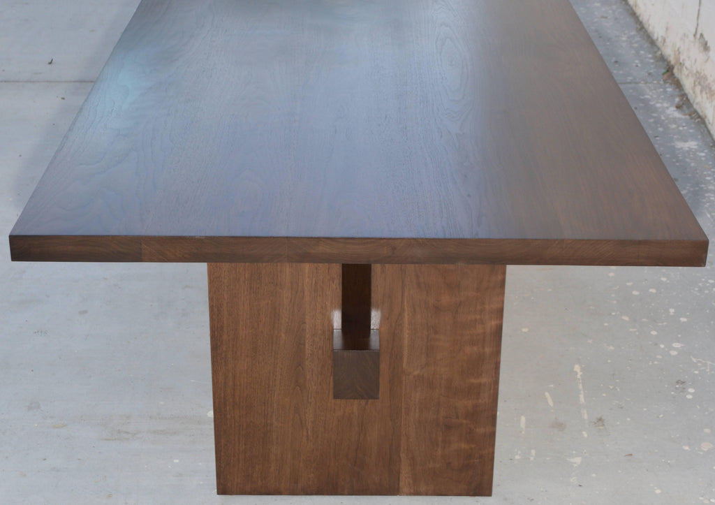 https://a.1stdibscdn.com/black-walnut-trestle-table-custom-made-by-petersen-antiques-for-sale-picture-9/f_8065/f_346048221685951452897/TT22l_master.jpg