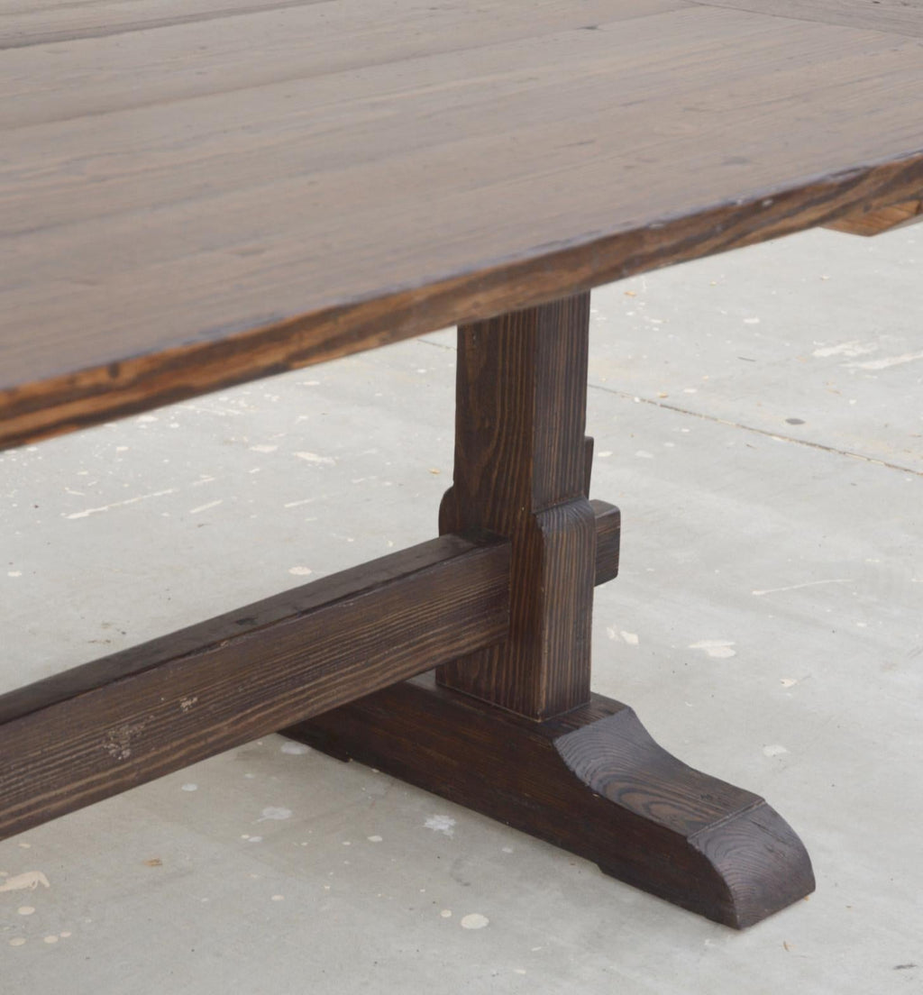 https://a.1stdibscdn.com/racetrack-trestle-table-made-from-reclaimed-pine-for-sale-picture-8/f_8065/f_156713011564596866699/TT2RT_10_master.jpg