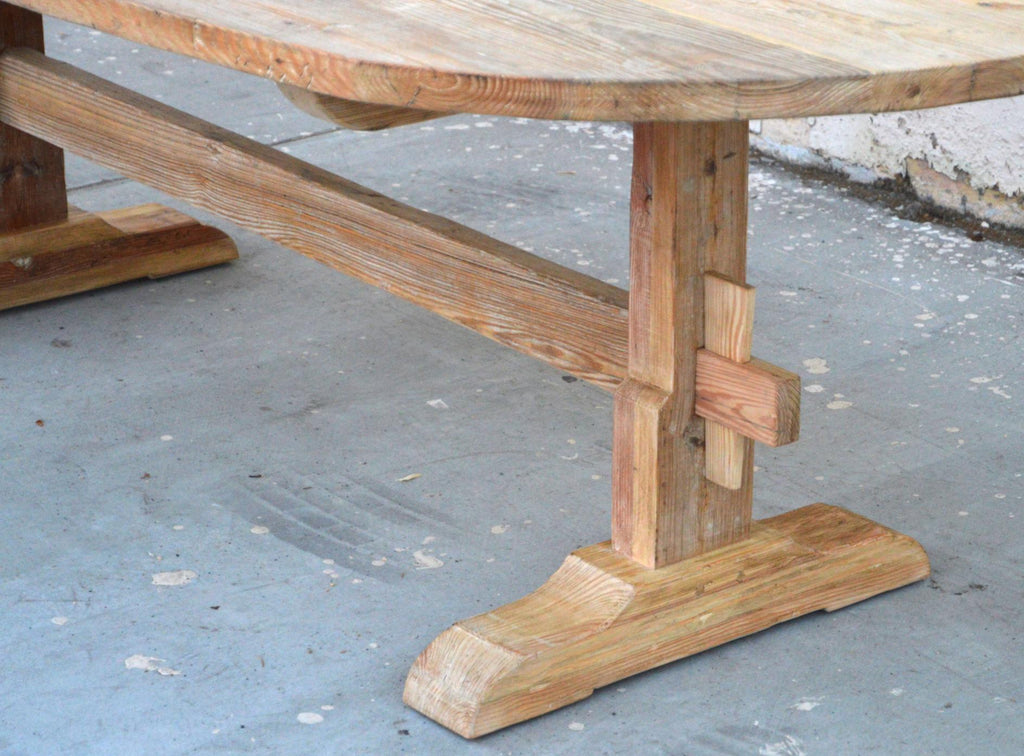 https://a.1stdibscdn.com/racetrack-farm-table-made-from-reclaimed-pine-for-sale-picture-6/f_8065/1568301084905/TT2RT_8_master.jpg