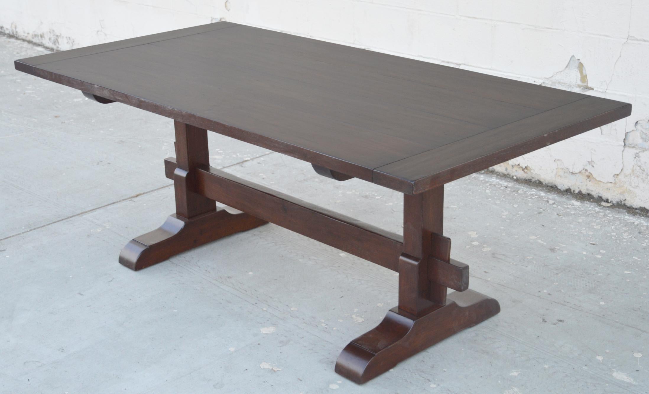 https://a.1stdibscdn.com/expandable-trestle-table-made-from-walnut-for-sale-picture-2/f_8065/1585226833501/TT2_4_master.jpg
