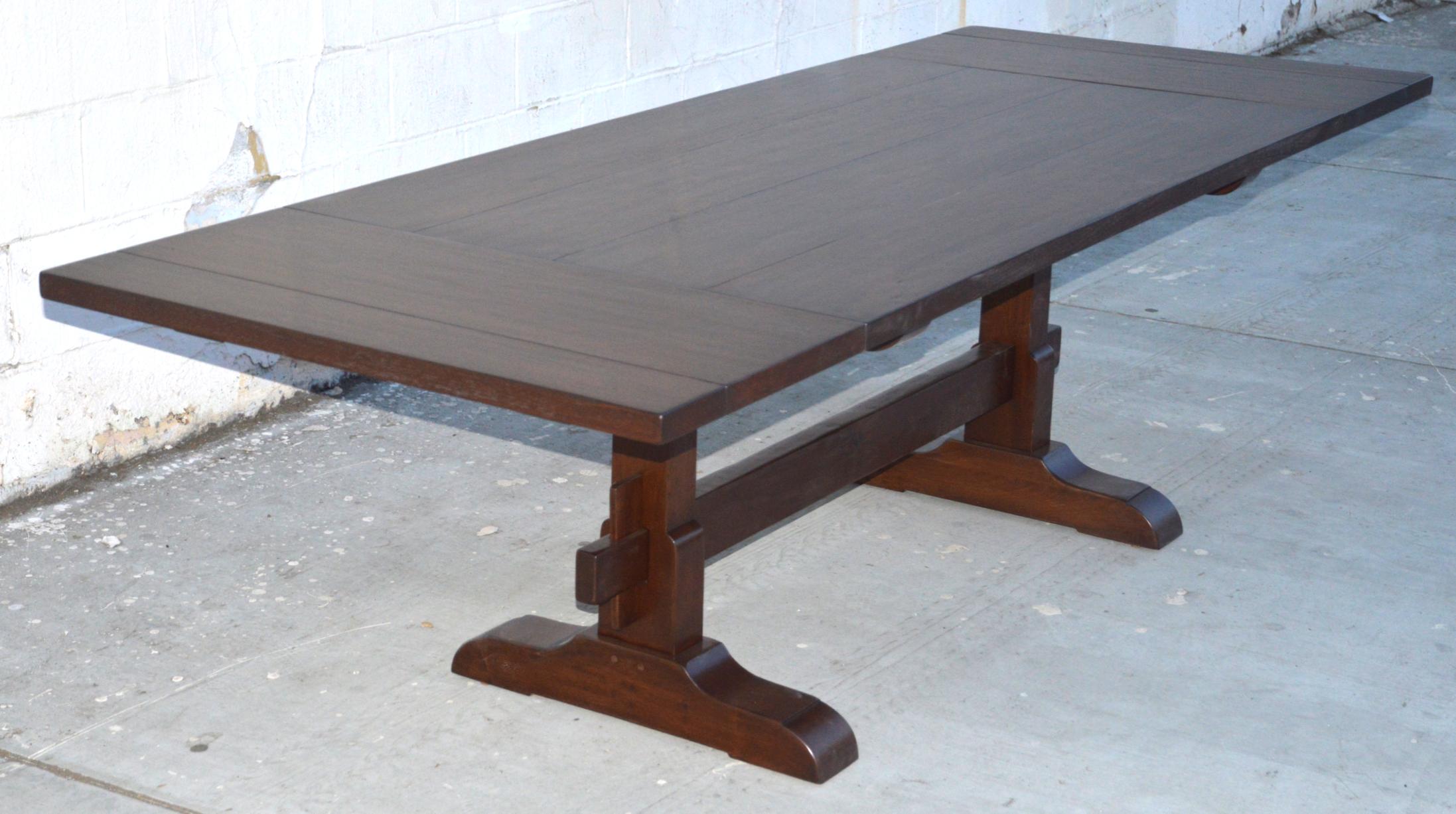 https://a.1stdibscdn.com/expandable-trestle-table-made-from-walnut-for-sale-picture-11/f_8065/1585226847066/TT2_9_master.jpg