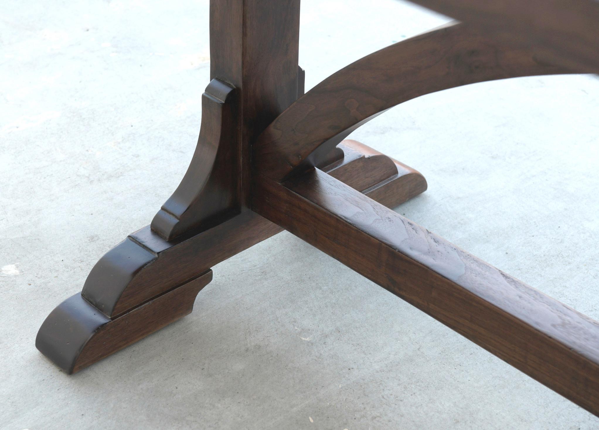 https://a.1stdibscdn.com/custom-walnut-dining-table-for-sale-picture-7/f_8065/1582901729846/TTTED2_13_master.jpg