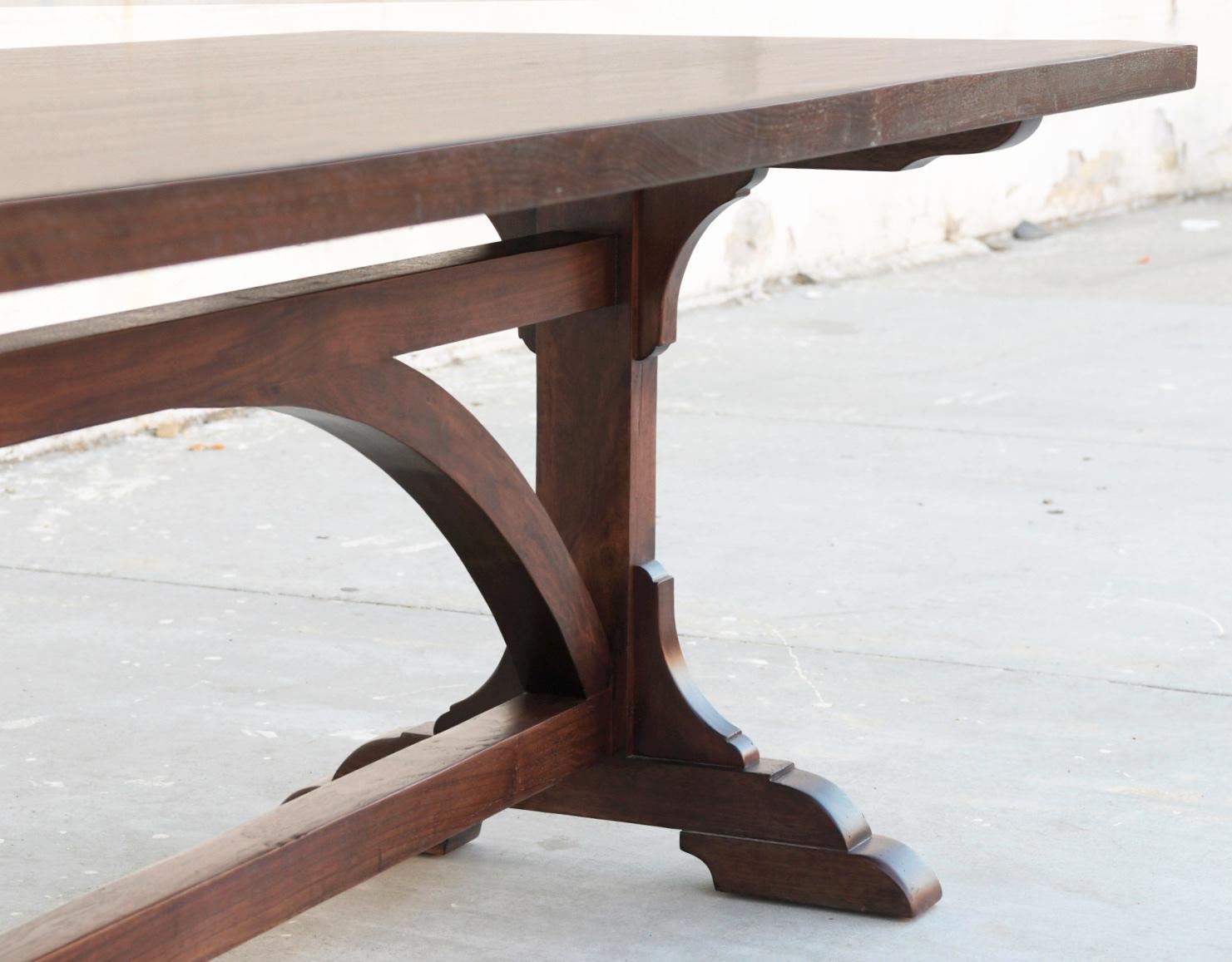 https://a.1stdibscdn.com/custom-walnut-dining-table-for-sale-picture-5/f_8065/1582901703309/TTTED2_5_master.jpg