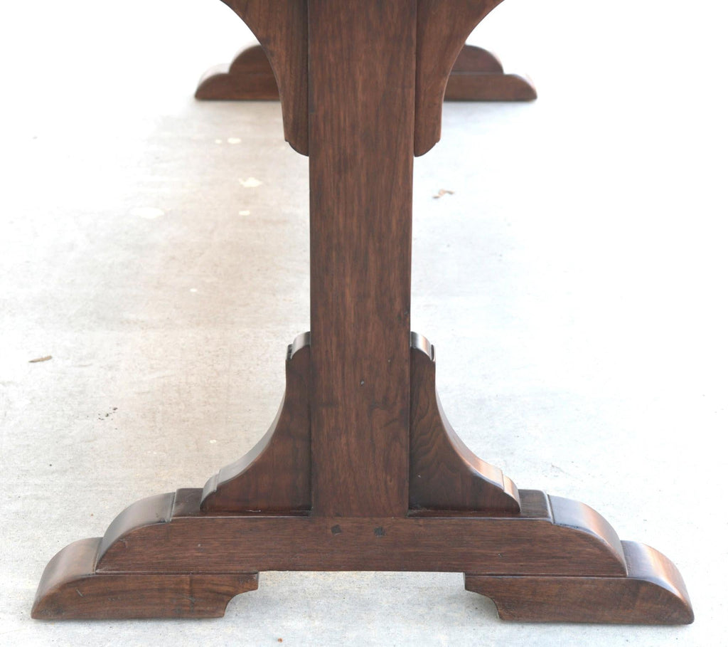 https://a.1stdibscdn.com/custom-walnut-dining-table-for-sale-picture-11/f_8065/1582901713424/TTTED2_8_master.jpg