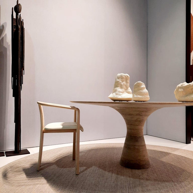 https://a.1stdibscdn.com/port-saint-laurent-contemporary-oval-marble-dining-table-290-75-for-sale-picture-17/f_12192/f_363853821750109337222/TWIN_Angelo_M_table_in_Travertino_Silver_2__master.jpg?width=768