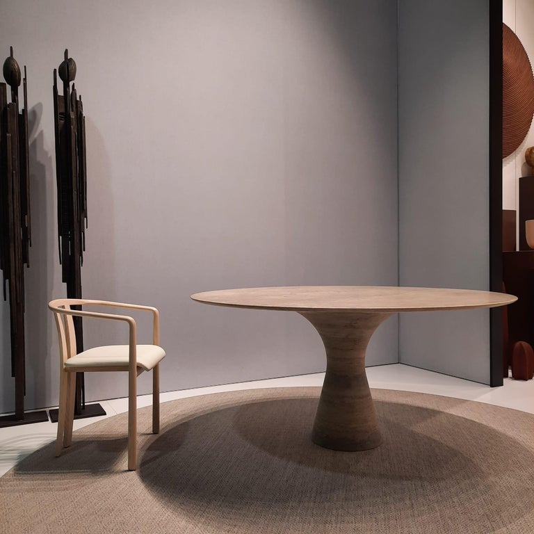 https://a.1stdibscdn.com/port-saint-laurent-contemporary-oval-marble-dining-table-290-75-for-sale-picture-16/f_12192/f_363853821750109337188/TWIN_Angelo_M_table_in_Travertino_Silver_2__master.jpeg?width=768