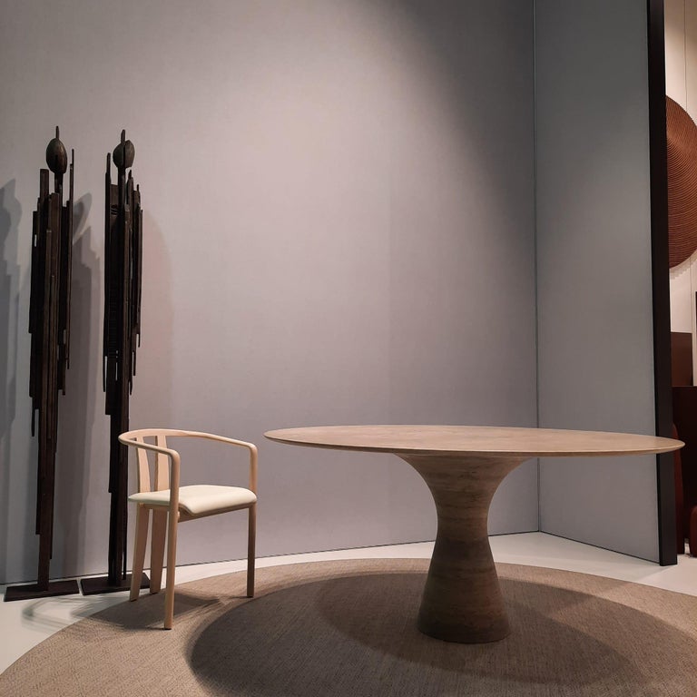 https://a.1stdibscdn.com/port-saint-laurent-contemporary-oval-marble-dining-table-290-75-for-sale-picture-18/f_12192/f_363853821750109337190/TWIN_Angelo_M_table_in_Travertino_Silver_3__master.jpeg?width=768