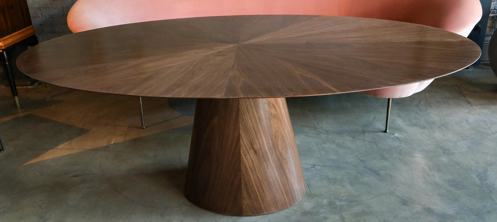 https://a.1stdibscdn.com/custom-mid-century-style-walnut-oval-dining-table-with-pedestal-base-for-sale-picture-3/f_8175/f_268673321641951236182/T_406_3_master.jpg