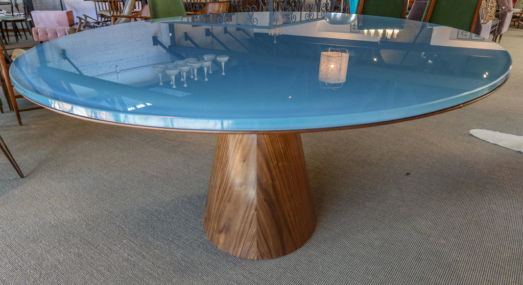 https://a.1stdibscdn.com/custom-mid-century-style-walnut-oval-dining-table-with-glass-top-by-adesso-for-sale-picture-6/f_8175/f_272890721644351190590/T_413_17_master.jpg