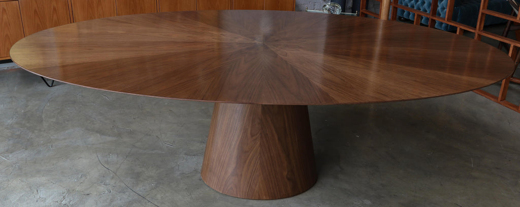https://a.1stdibscdn.com/custom-midcentury-style-walnut-oval-dining-table-with-flower-detail-by-adesso-for-sale-picture-2/f_8175/f_463233421755550406024/T_418_3_master.jpg