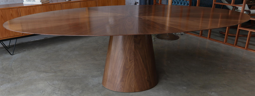 https://a.1stdibscdn.com/custom-midcentury-style-walnut-oval-dining-table-with-flower-detail-by-adesso-for-sale-picture-3/f_8175/f_463233421755550406987/T_418_5_master.jpg