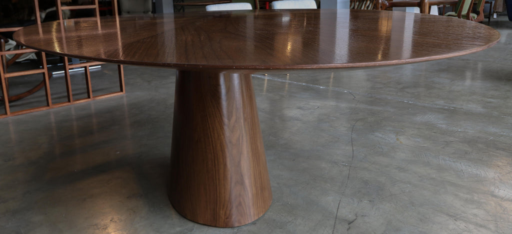 https://a.1stdibscdn.com/custom-midcentury-style-walnut-oval-dining-table-with-flower-detail-by-adesso-for-sale-picture-5/f_8175/f_463233421755550408826/T_418_8_master.jpg