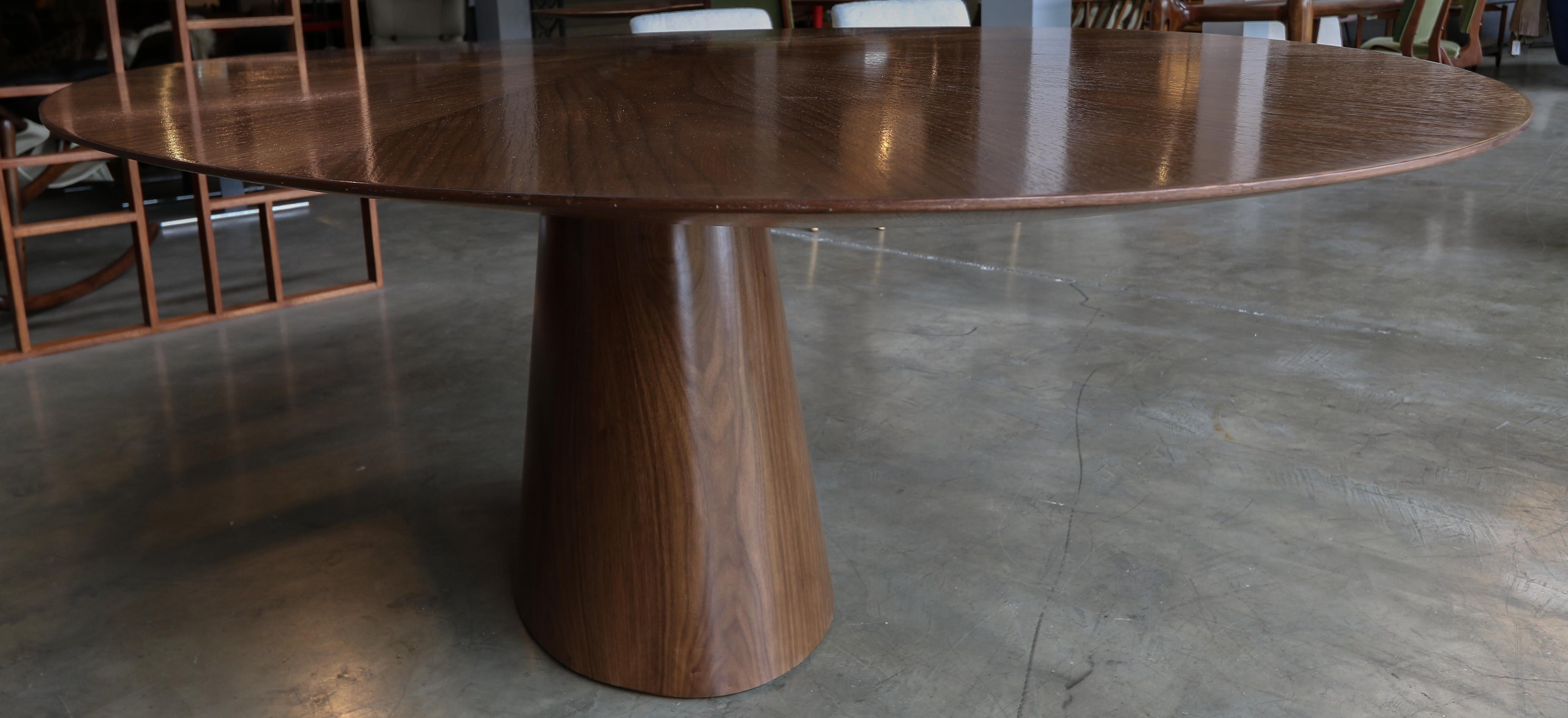 https://a.1stdibscdn.com/custom-midcentury-style-walnut-oval-dining-table-with-flower-detail-by-adesso-for-sale-picture-5/f_8175/f_463233421755550408826/T_418_8_master.jpg