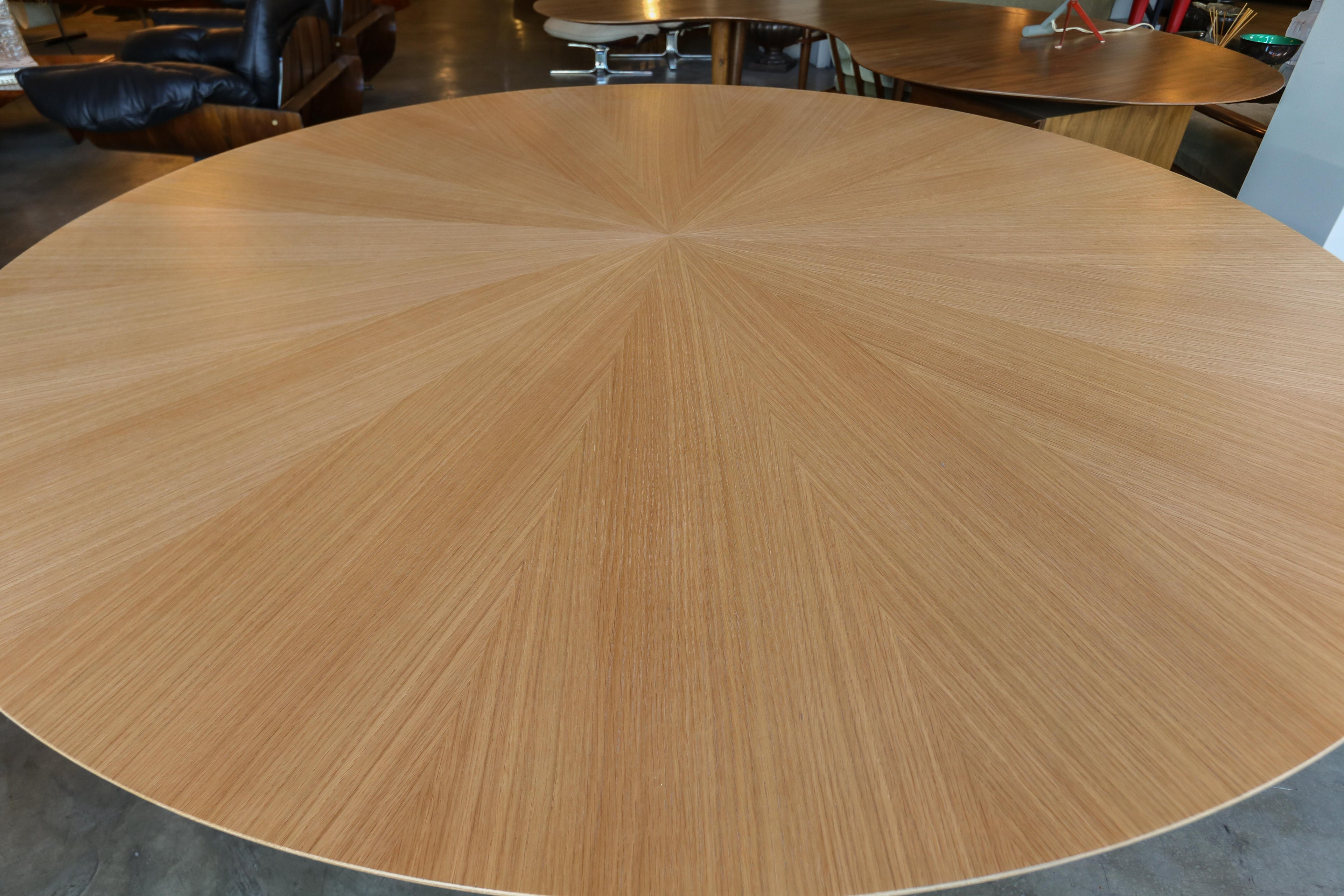 https://a.1stdibscdn.com/custom-mid-century-style-round-oak-dining-table-with-pedestal-base-by-adesso-for-sale-picture-5/f_8175/f_315475321669925769371/T_420_12_master.jpg