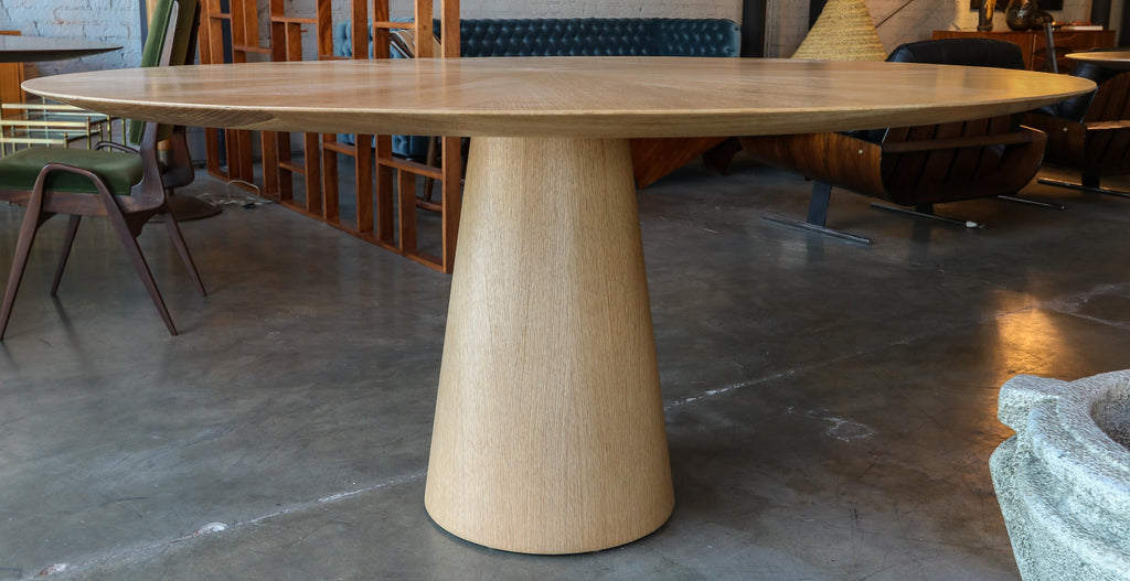 https://a.1stdibscdn.com/custom-mid-century-style-round-oak-dining-table-with-pedestal-base-by-adesso-for-sale-picture-6/f_8175/f_315475321669925765872/T_420_13_master.jpg