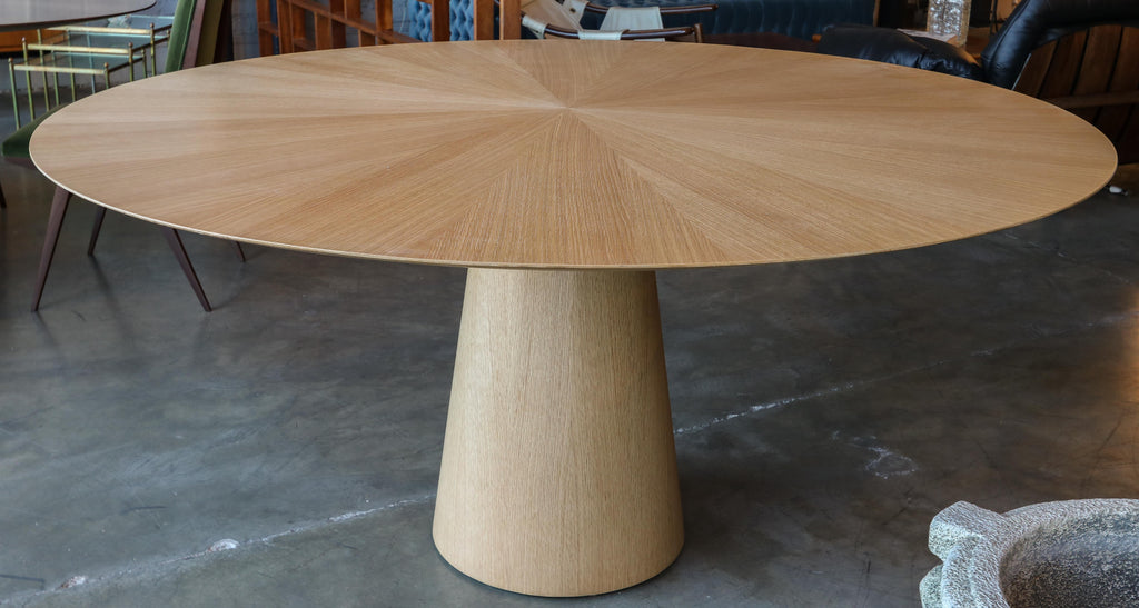 https://a.1stdibscdn.com/custom-mid-century-style-round-oak-dining-table-with-pedestal-base-by-adesso-for-sale-picture-2/f_8175/f_315475321669925759965/T_420_4_master.jpg