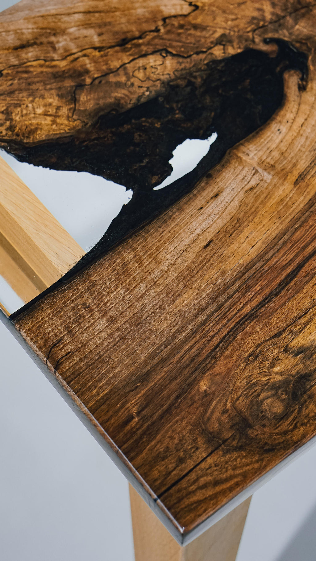 https://a.1stdibscdn.com/sillage-bois-dechire-sculptural-table-by-meubles-thouret-for-sale-picture-7/f_12192/f_490130921772215183634/Table_Ch_ne_Noyer_DSC09976_master.jpg