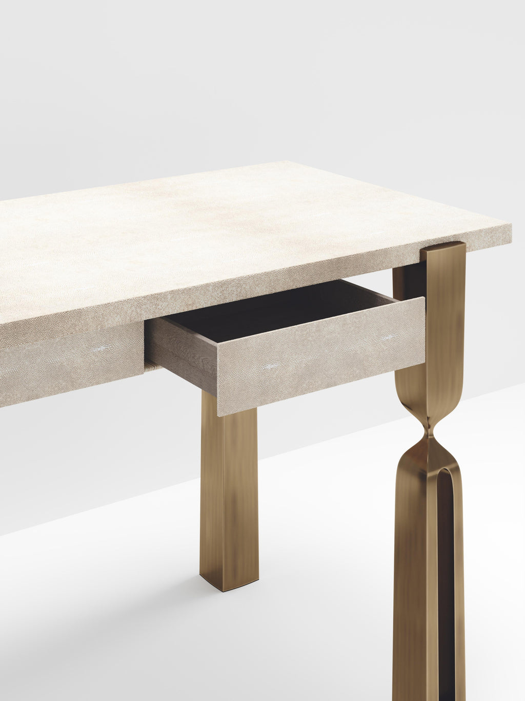 https://a.1stdibscdn.com/shagreen-breakfast-table-with-bronze-patina-brass-by-kifu-paris-for-sale-picture-17/f_45491/f_278101821647399849749/Table_basse_Rhapsody0007_2__master.jpg