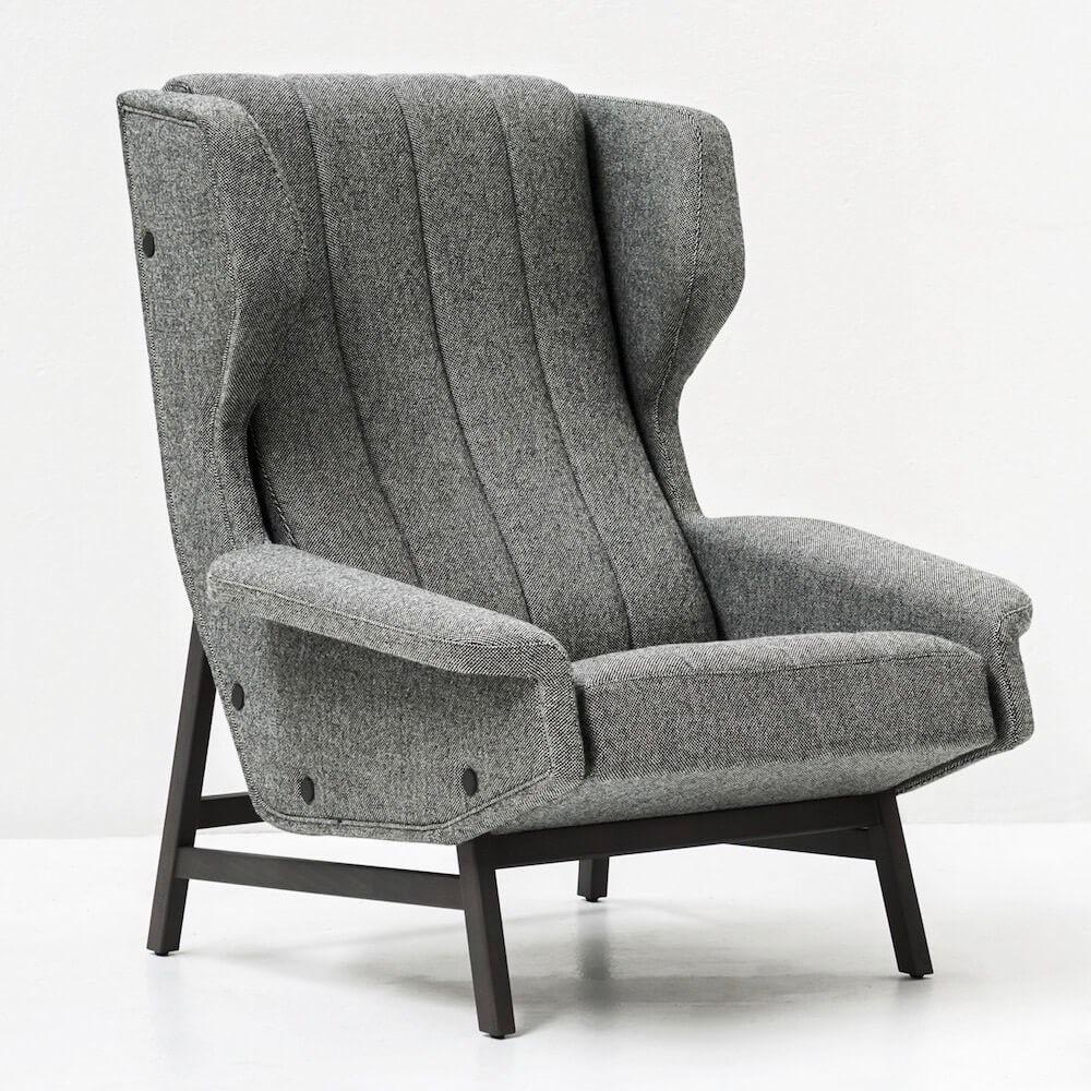 https://a.1stdibscdn.com/tacchini-giulia-lounge-armchair-with-ottoman-designed-by-gianfranco-frattini-for-sale-picture-7/f_44652/1607023751398/Tacchini_Giulia_Lounge_CONTEXT_4_master.jpg