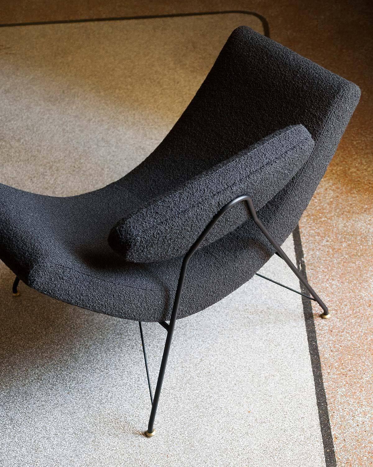 https://a.1stdibscdn.com/armchair-in-fabric-tacchini-reversivel-design-martin-eisler-for-sale-picture-4/f_105752/f_463200821755536902369/Tacchini_HomeCollection_2022_100_master.jpg