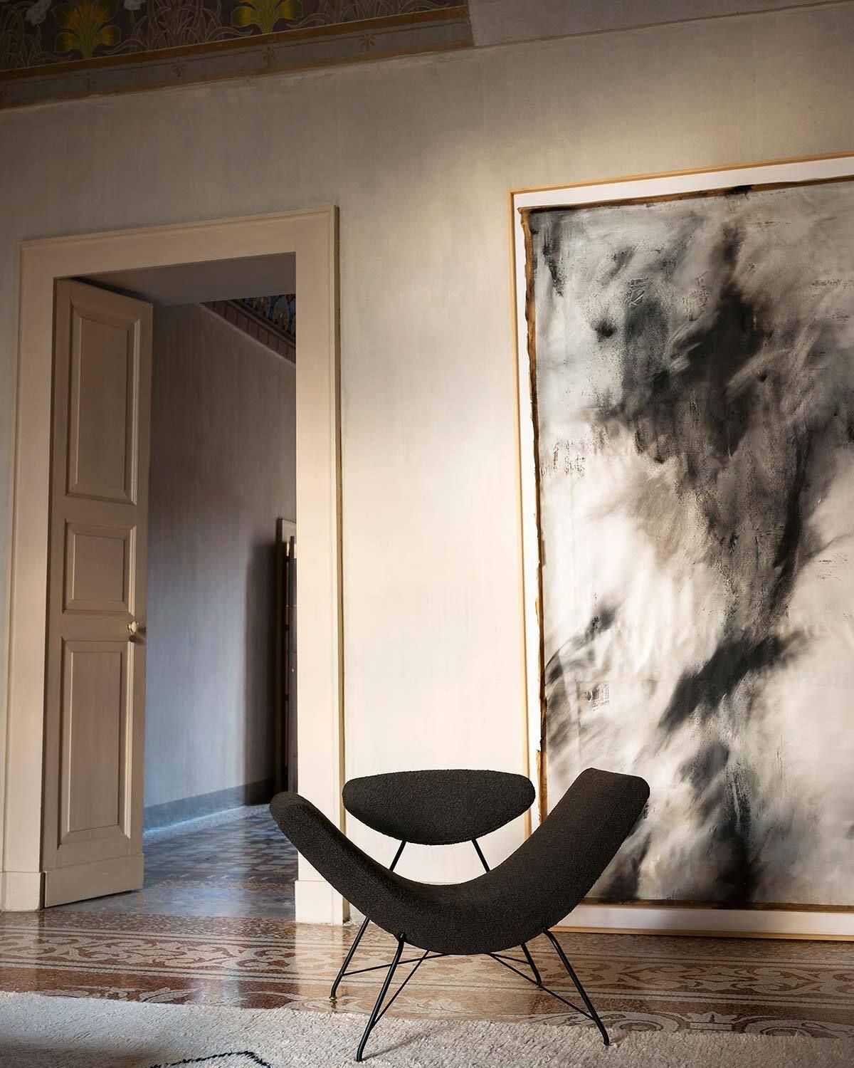 https://a.1stdibscdn.com/armchair-in-fabric-tacchini-reversivel-design-martin-eisler-for-sale-picture-2/f_105752/f_463200821755536902197/Tacchini_HomeCollection_2022_89_master.jpg