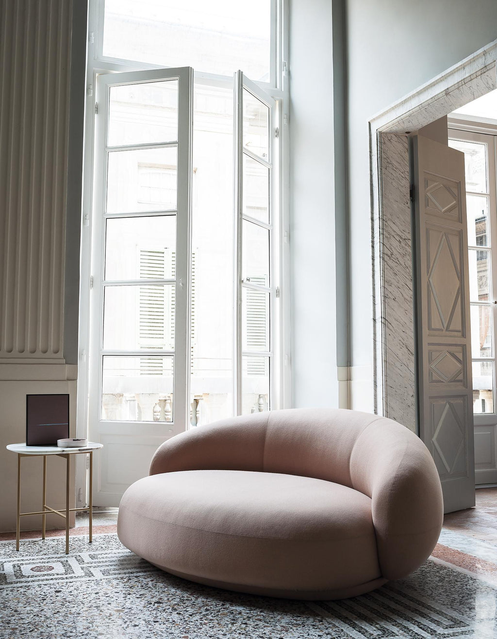 https://a.1stdibscdn.com/tacchini-julep-julep-island-designed-by-jonas-wagell-for-sale-picture-2/f_44652/f_216775021607109801109/Tacchini_Julep_02_master_master.jpg