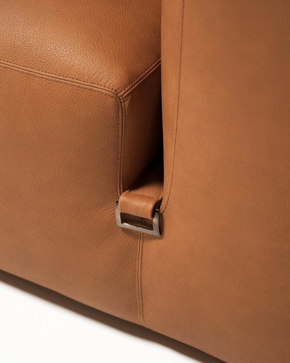 https://a.1stdibscdn.com/customizable-tacchini-le-mura-modular-sofa-designed-by-mario-bellini-for-sale-picture-4/f_44652/f_294463121657053255053/Tacchini_Le_Mura_Web_01_master.jpg