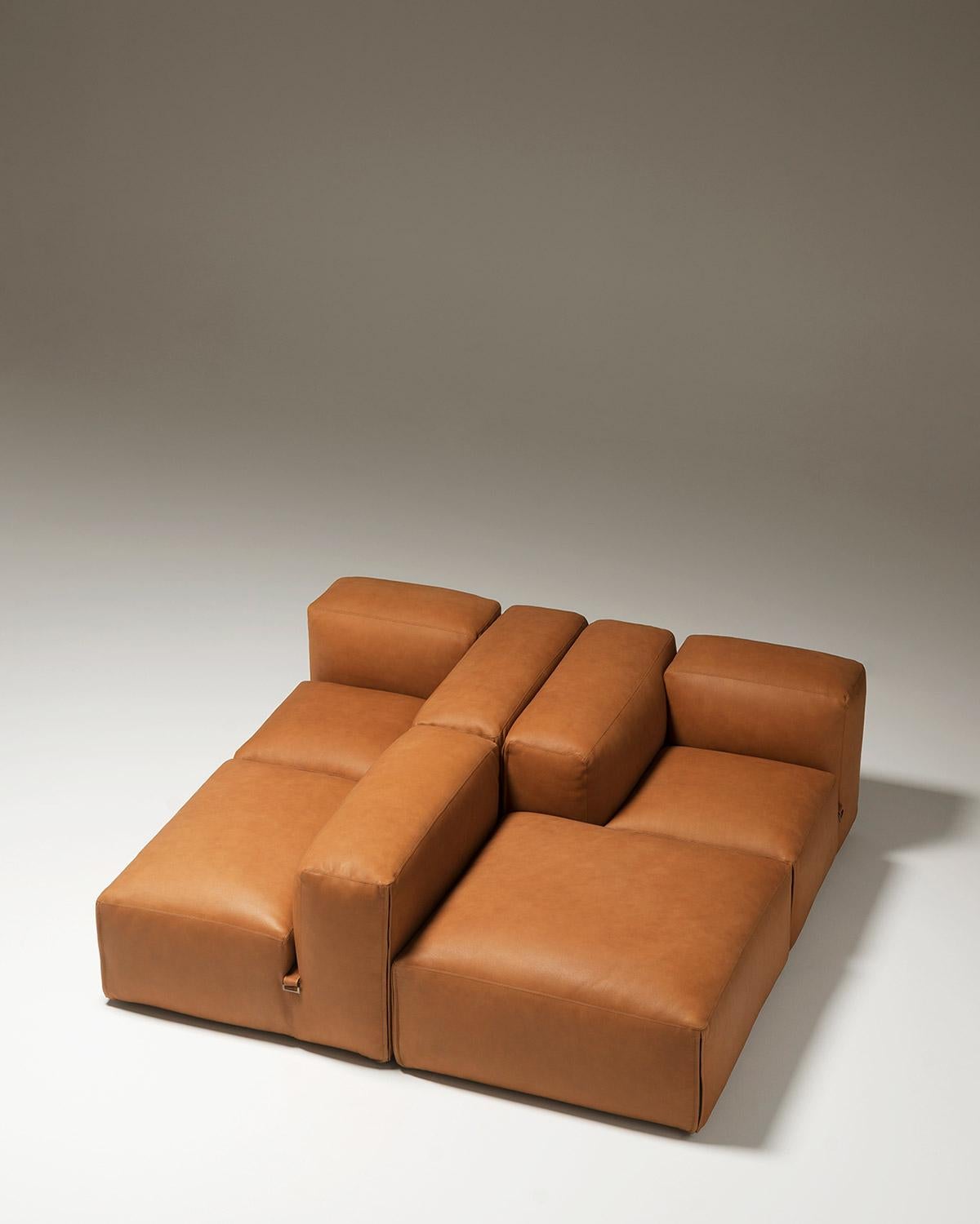 https://a.1stdibscdn.com/customizable-tacchini-le-mura-designed-by-mario-bellini-for-sale-picture-4/f_44652/f_294419321657036200474/Tacchini_Le_Mura_Web_02_master.jpg