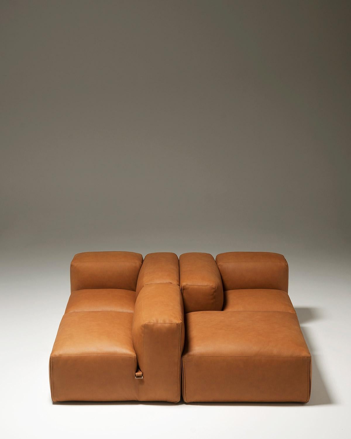 https://a.1stdibscdn.com/customizable-tacchini-le-mura-modular-sofa-designed-by-mario-bellini-for-sale-picture-5/f_44652/f_294463121657053255761/Tacchini_Le_Mura_Web_04_master.jpg