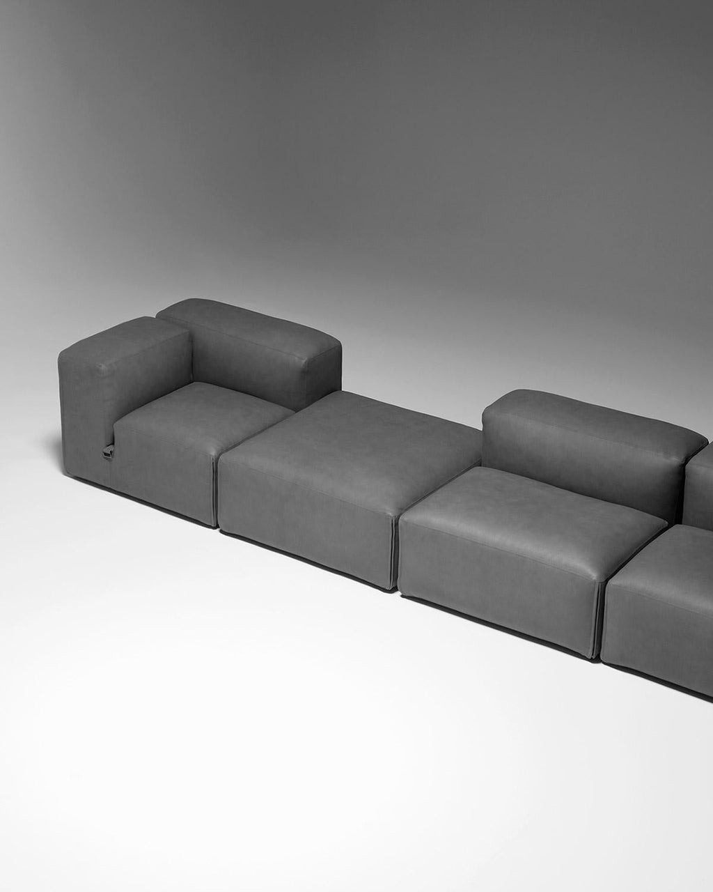 https://a.1stdibscdn.com/customizable-tacchini-le-mura-designed-by-mario-bellini-for-sale-picture-7/f_44652/f_294419321657036201031/Tacchini_Le_Mura_Web_07_master.jpg