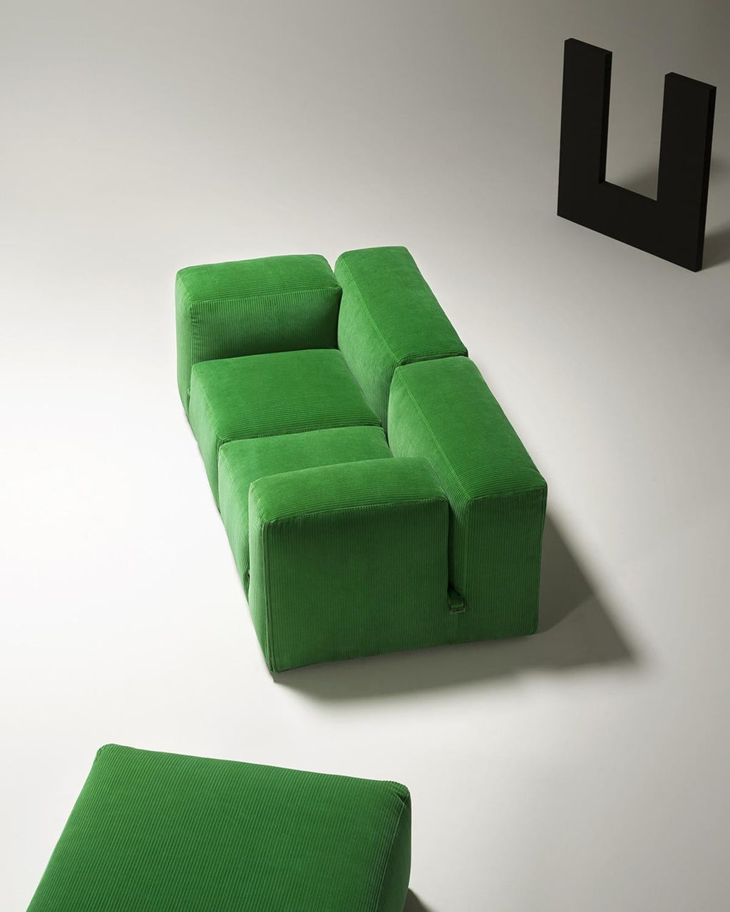 https://a.1stdibscdn.com/tacchini-le-mura-modular-sofa-designed-by-mario-bellini-for-sale-picture-4/f_16392/f_299237921660078747686/Tacchini_Le_Mura_Web_14_master.jpg