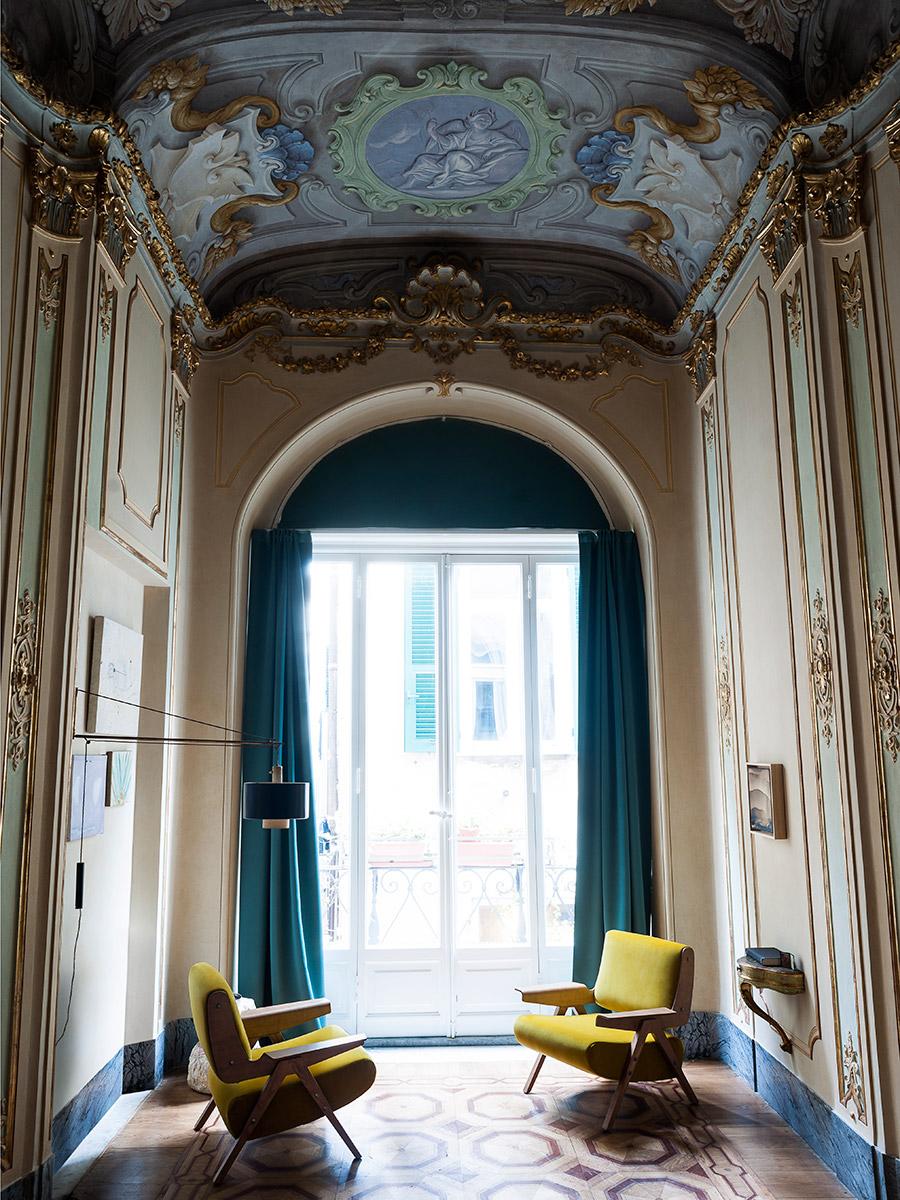 https://a.1stdibscdn.com/tacchini-lina-armchair-designed-by-gianfranco-frattini-for-sale-picture-3/f_44652/1607137037618/Tacchini_Lina_01_master.jpg