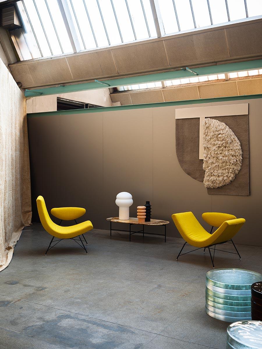 https://a.1stdibscdn.com/tacchini-reversivel-armchair-designed-by-martin-eisler-for-sale-picture-3/f_44652/1606765771946/Tacchini_SavoirFaire_Studiopepe_05_1_master.jpg