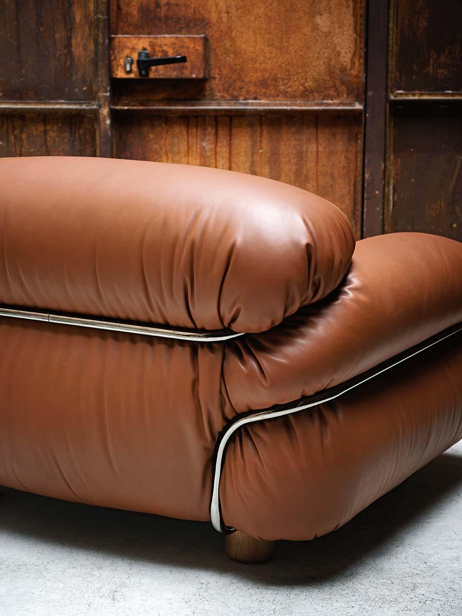 https://a.1stdibscdn.com/sesann-sofa-in-leather-by-gianfranco-frattini-for-tacchini-w-240-cm-9449-in-for-sale-picture-3/f_105752/f_463918721755949139391/Tacchini_Sesann_Armchair2_master.jpg
