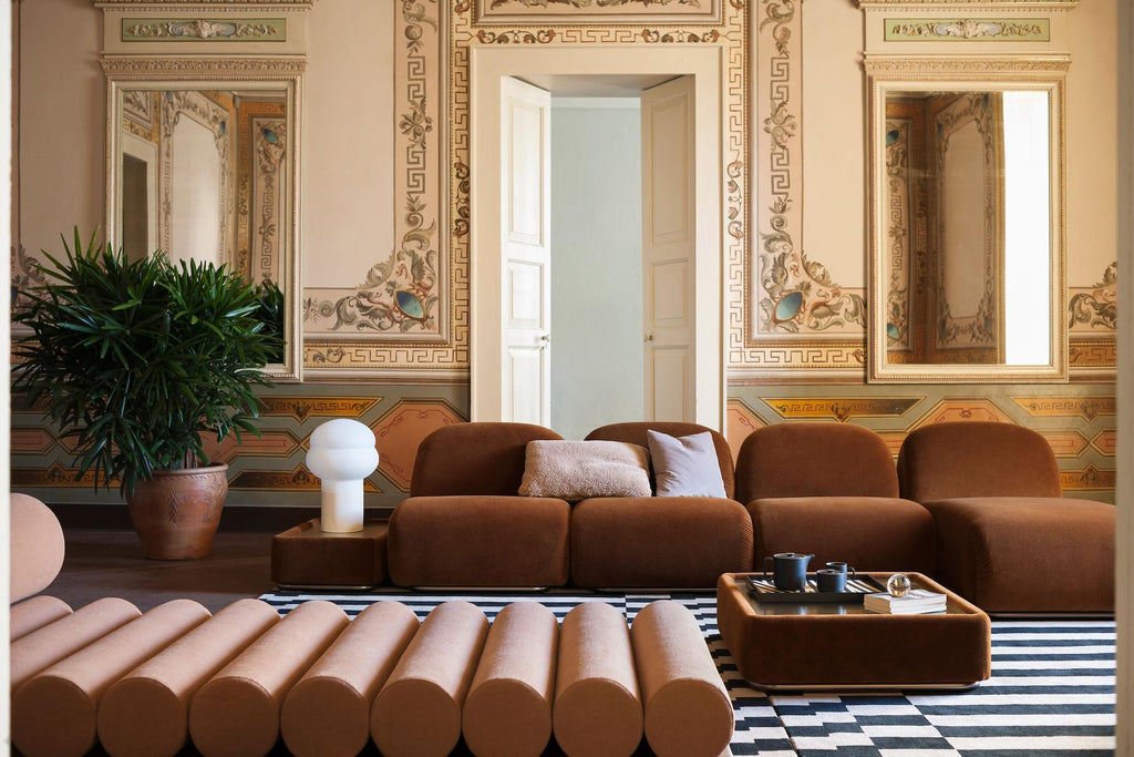 https://a.1stdibscdn.com/customizable-tacchini-victoria-modular-sofa-by-david-nicolas-for-sale-picture-5/f_44652/f_254081121769791668104/Tacchini_Victoria_PP_master.jpg