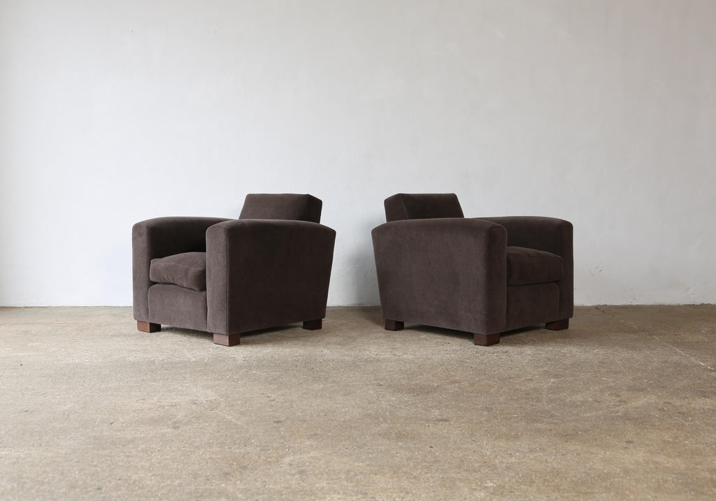 https://a.1stdibscdn.com/a-pair-of-club-chairs-upholstered-in-pure-alpaca-for-sale-picture-2/f_22593/f_482443221767951360174/Taupe_Alpaca_Club_Chairs_Adnet_Style_9_24_1_master.jpg