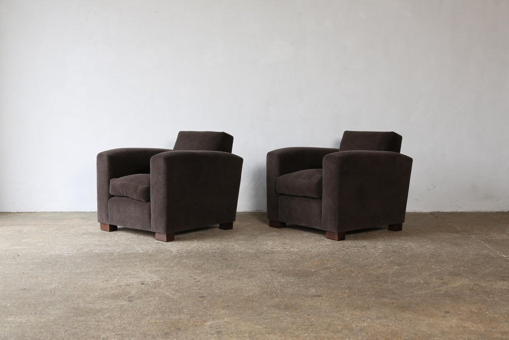 https://a.1stdibscdn.com/a-pair-of-club-chairs-upholstered-in-pure-alpaca-for-sale-picture-3/f_22593/f_482443221767951360852/Taupe_Alpaca_Club_Chairs_Adnet_Style_9_24_4_master.jpg