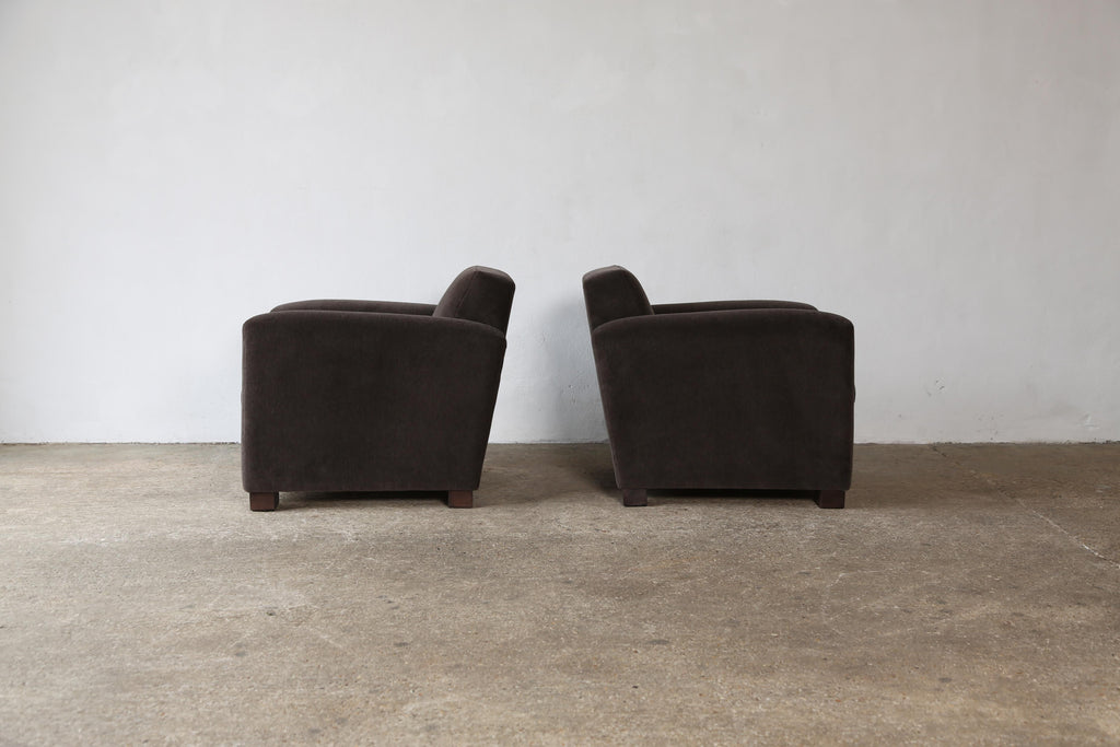 https://a.1stdibscdn.com/a-pair-of-club-chairs-upholstered-in-pure-alpaca-for-sale-picture-5/f_22593/f_482443221767951362424/Taupe_Alpaca_Club_Chairs_Adnet_Style_9_24_5_master.jpg