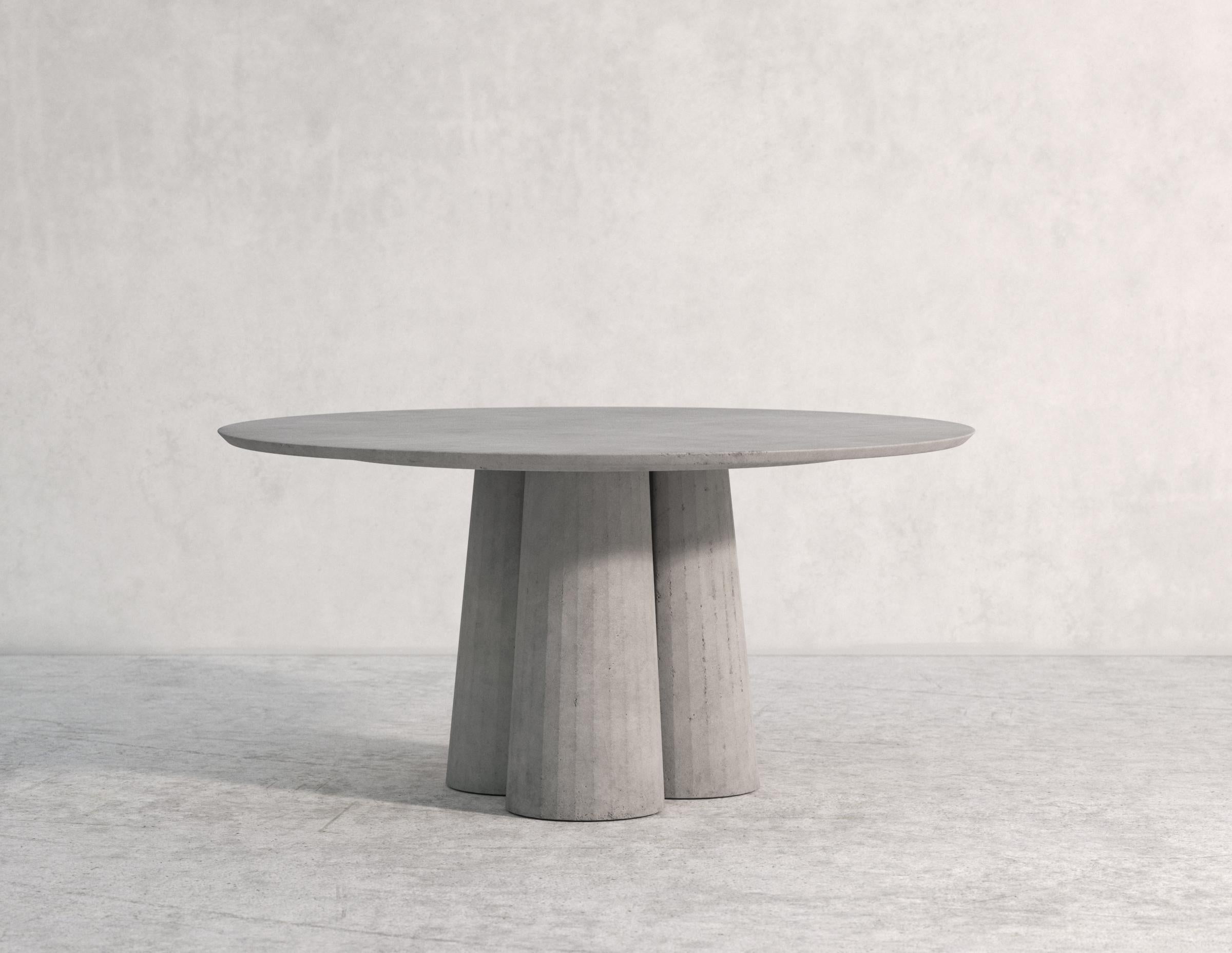 https://a.1stdibscdn.com/21st-century-studio-irvine-concrete-circular-dining-table-powder-cement-handmade-for-sale-picture-10/f_38941/f_212845921604486925855/Tavolo_Tondo_FUSTO_1_Silver_master.jpg