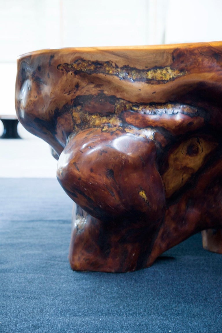 https://a.1stdibscdn.com/kauri-dining-table-in-solid-ancient-kauri-wood-for-sale-picture-15/f_79872/f_331280921677984390758/Tethy_Ancient_Kauri_table_19_master.jpg?width=768