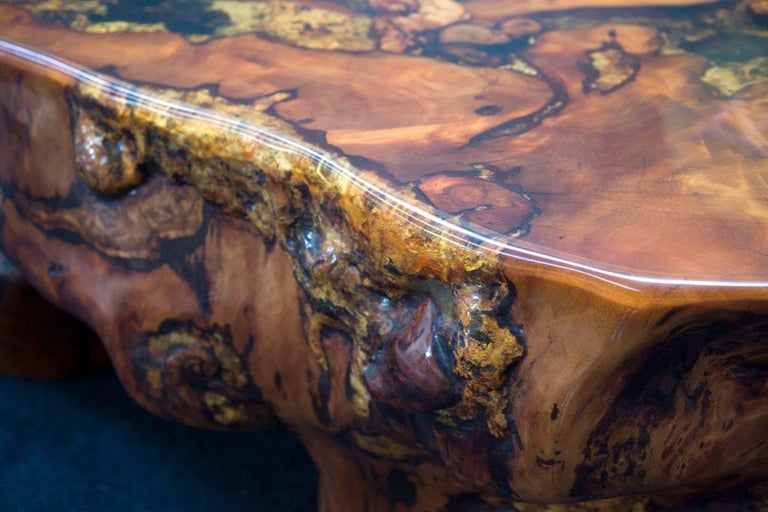 https://a.1stdibscdn.com/kauri-dining-table-in-solid-ancient-kauri-wood-for-sale-picture-8/f_79872/f_331280921677984387966/Tethys_Ancient_Kauri_table_8_1200x800_master.jpg?width=768