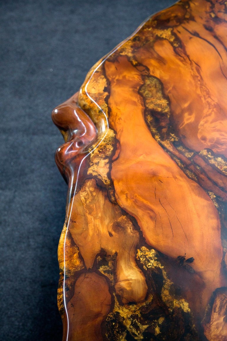 https://a.1stdibscdn.com/kauri-dining-table-in-solid-ancient-kauri-wood-for-sale-picture-3/f_79872/f_331280921677984388899/Tethys_Ancient_Kauri_table_master.jpg?width=768