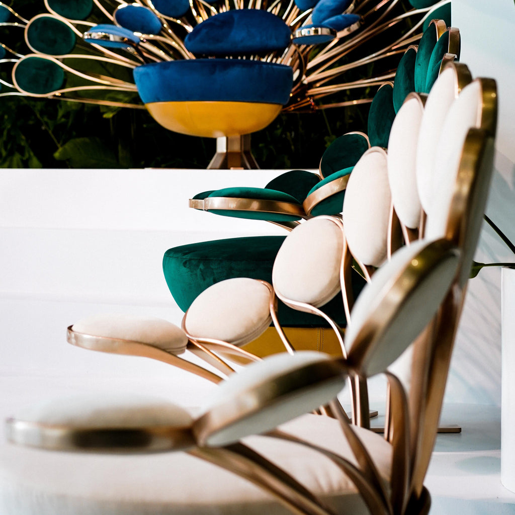https://a.1stdibscdn.com/visionnaire-il-pavone-oltremare-armchair-in-fabric-with-chromed-base-marc-ange-for-sale-picture-7/f_51382/f_188828221605709110027/The_Garden_of_beauty_installation12_master.jpg