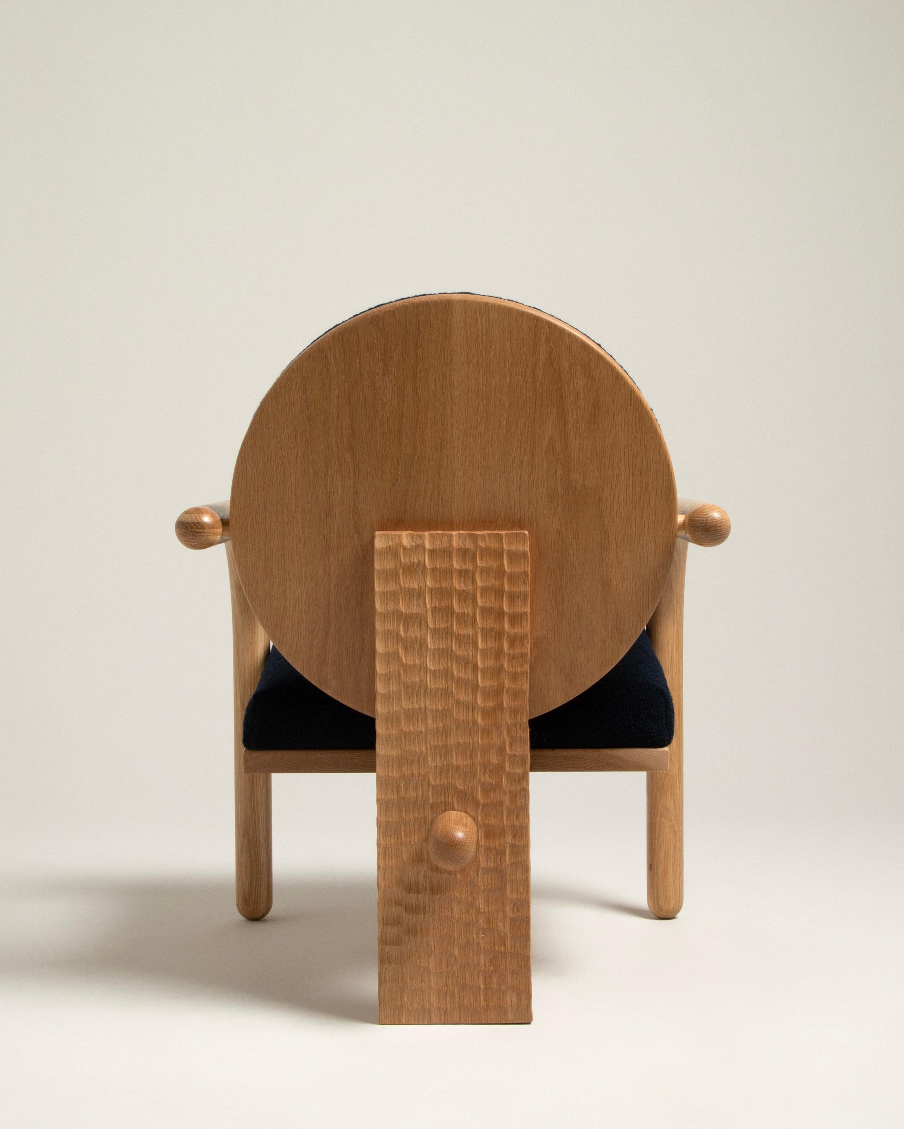 https://a.1stdibscdn.com/upholstered-theia-lounge-chair-in-natural-oak-by-cultivation-objects-for-sale-picture-5/f_37133/f_342256621683752078881/Theia_Natural_4_master.jpg