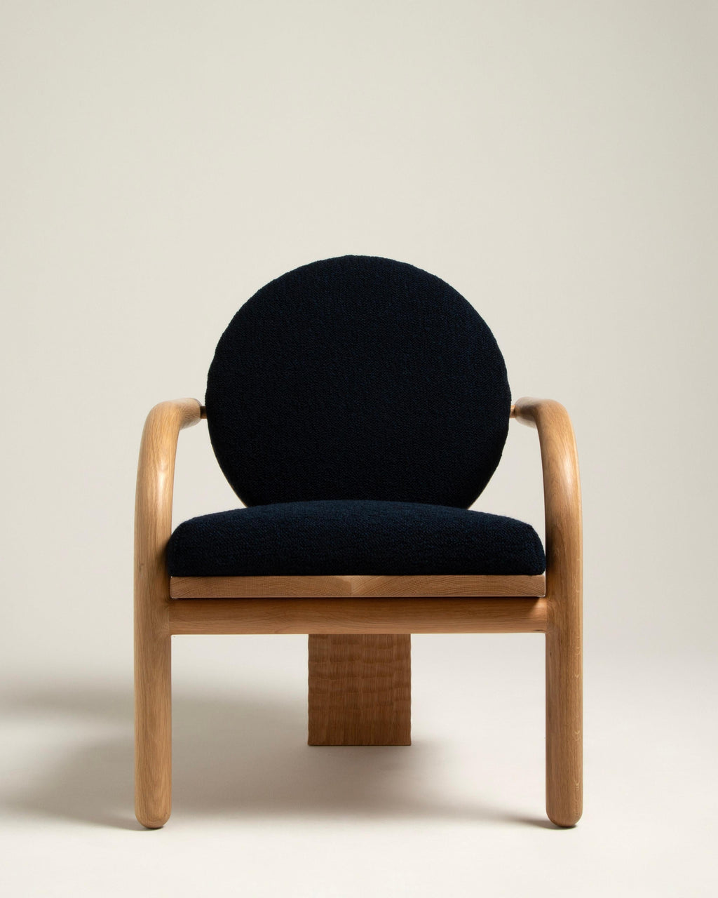 https://a.1stdibscdn.com/upholstered-theia-lounge-chair-in-natural-oak-by-cultivation-objects-for-sale-picture-8/f_37133/f_342256621683752078826/Theia_Natural_8_master.jpg