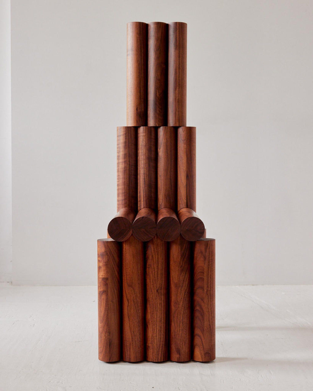 https://a.1stdibscdn.com/throne-chair-by-hannah-bigeleisen-solid-walnut-modern-design-new-for-sale-picture-9/f_57552/f_486035621769883031576/Throne_Walnut_front_master.jpg