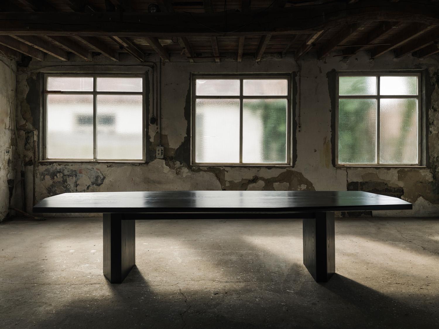 https://a.1stdibscdn.com/contemporary-solid-black-ash-hera-dining-table-by-tim-vranken-for-sale-picture-2/f_70152/f_314993821669660765928/Tim_Vranken_Arjaan_De_Feyter_HERA_table_Black_American_ash_Pic_Cedric_Verhelst_5__master.jpg
