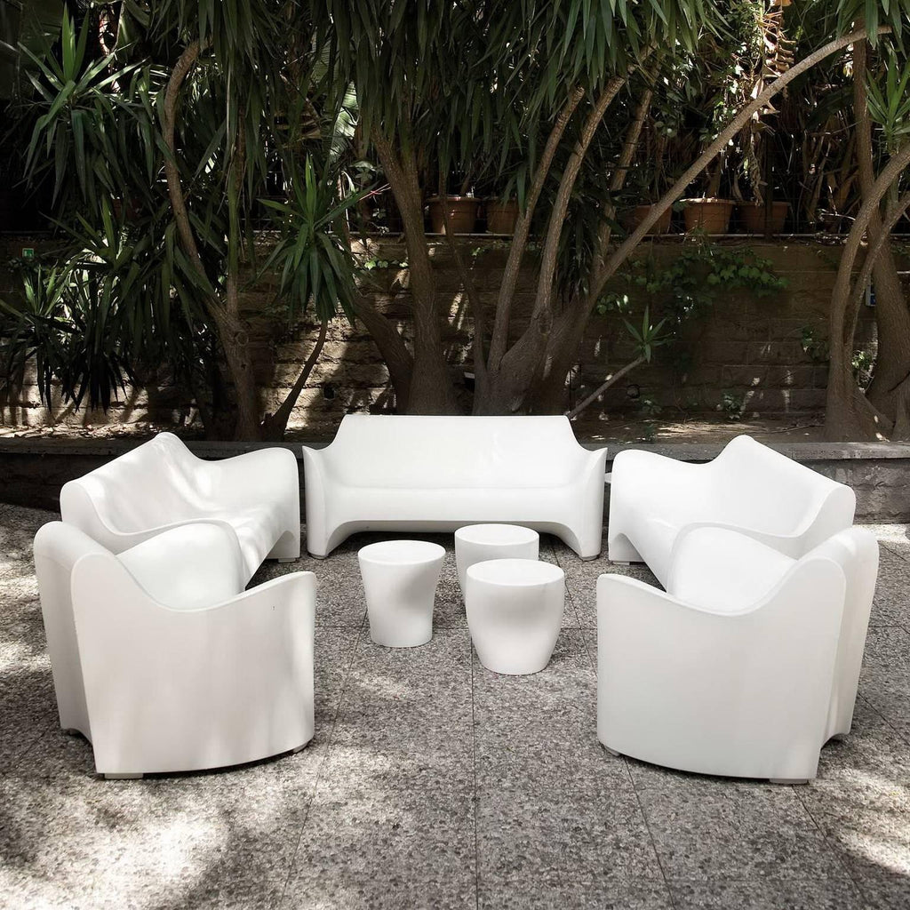 https://a.1stdibscdn.com/archivesE/upload/f_16392/1506012770989/Tokyo_Pop_White_Sofa_Driade_Tokujin_Yoshioka_Polyethylene_Monobloc_43_master.jpg